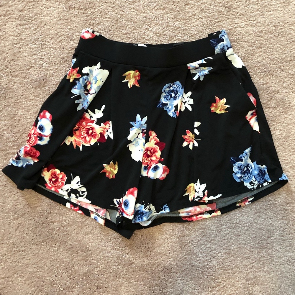 Floral flowy shorts
